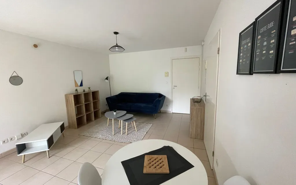 Séjour - Appartement Meublé avec Piscine à Limoges