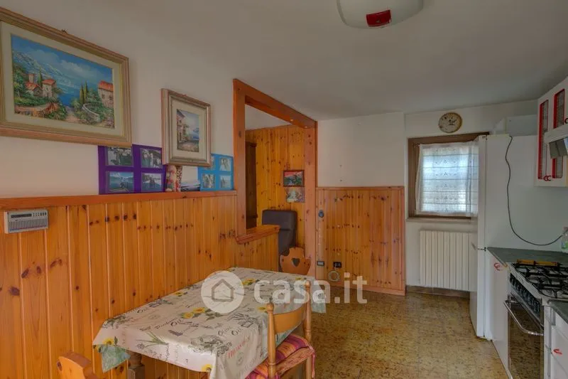 Söögituba - Terraced House with Private Garden in Torre Pellice