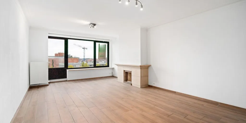 Toad - Light-Filled Apartment with Terrace in Ghent