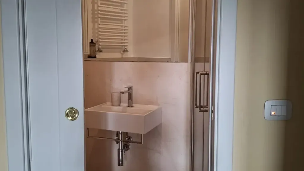 Vannitoad - Rustic-Style Flat with Balcony in Parma