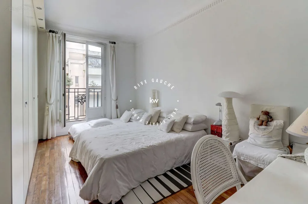 Chambres - Appartement 3 Pièces avec Parquet à Vanves
