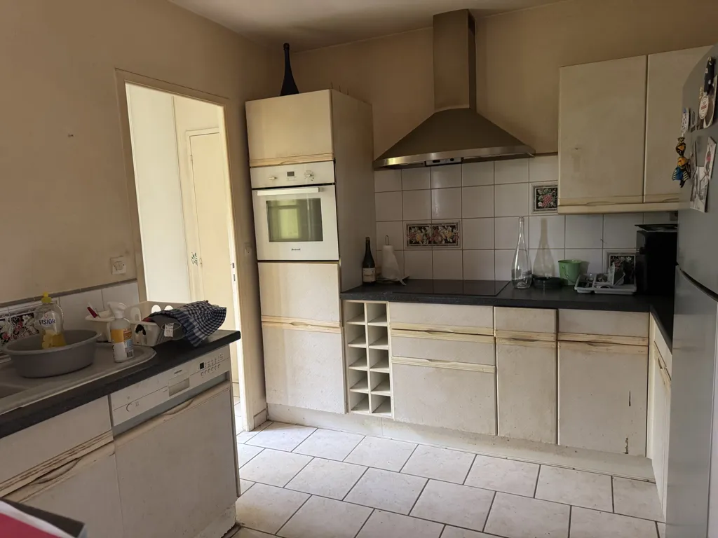 Cucina - House with Garden in Sought-After Area