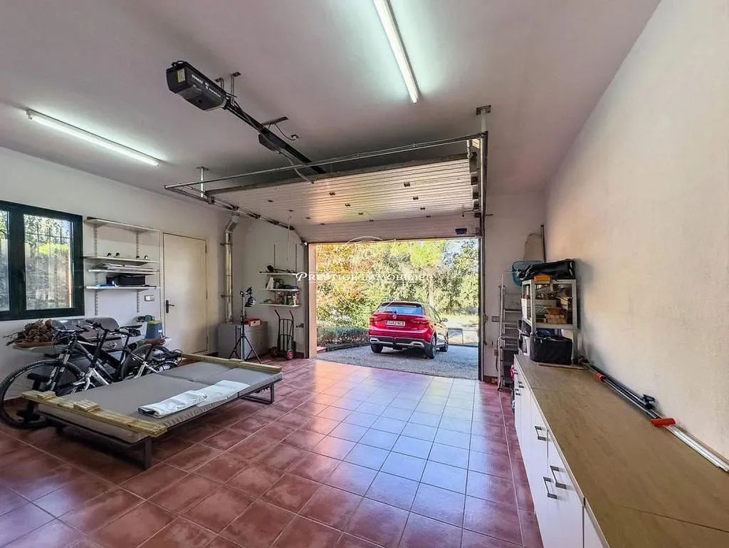 Garage - Luxury Villa with Golf Views in Navata