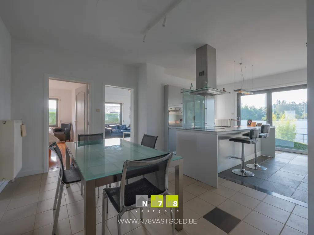 Salle à manger - Villa Moderne avec Appartement et Garage à Dilsen
