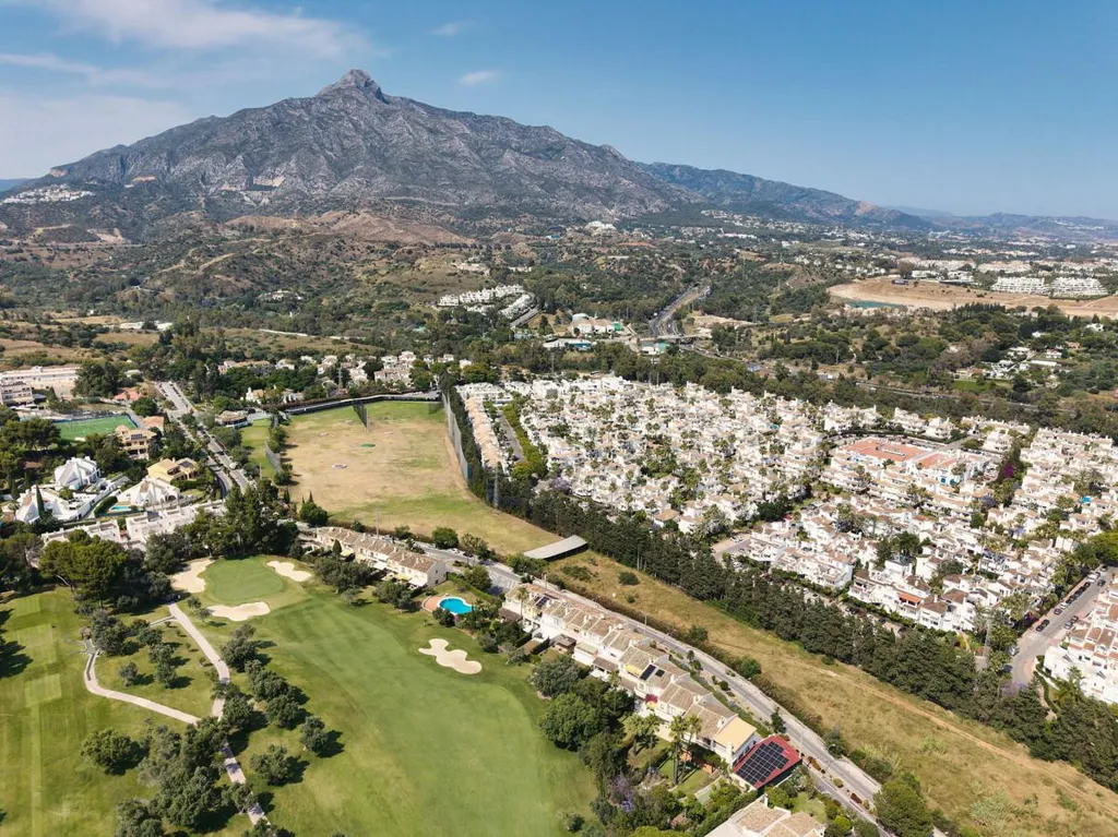 Renovated Townhouse with Golf View in Marbella