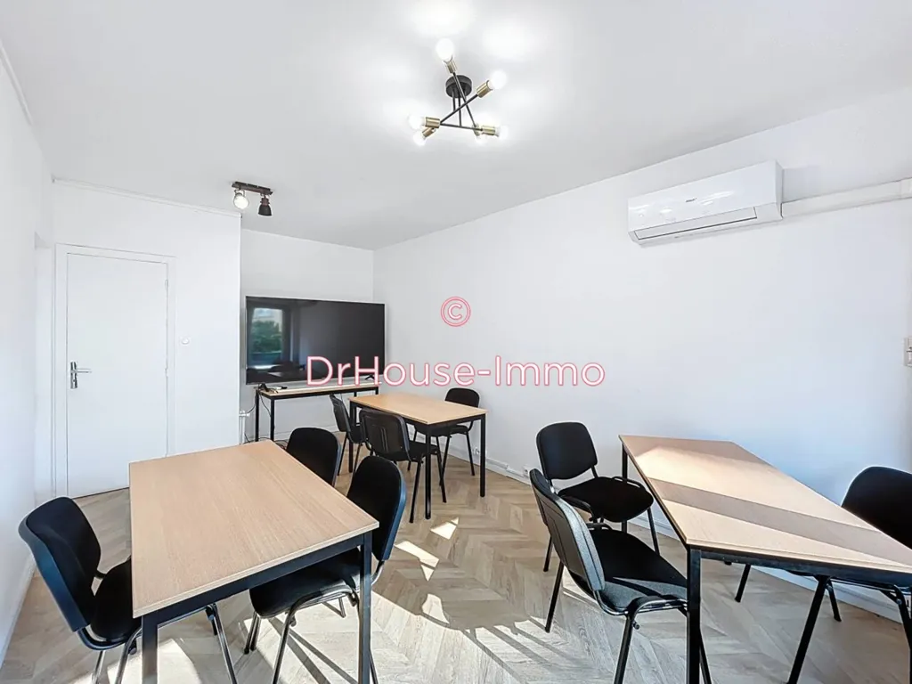 Kabinet - 1-Bedroom Office with Balcony in Marseille
