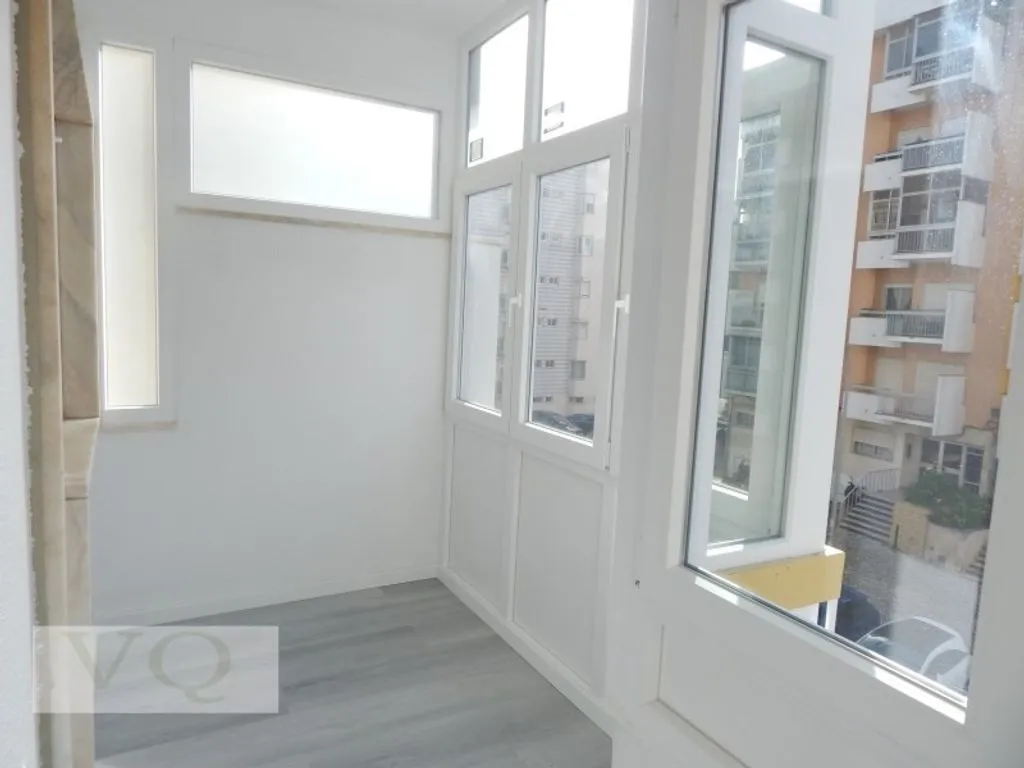 Balcon - Renovated Flat with Solar Orientation in Oeiras