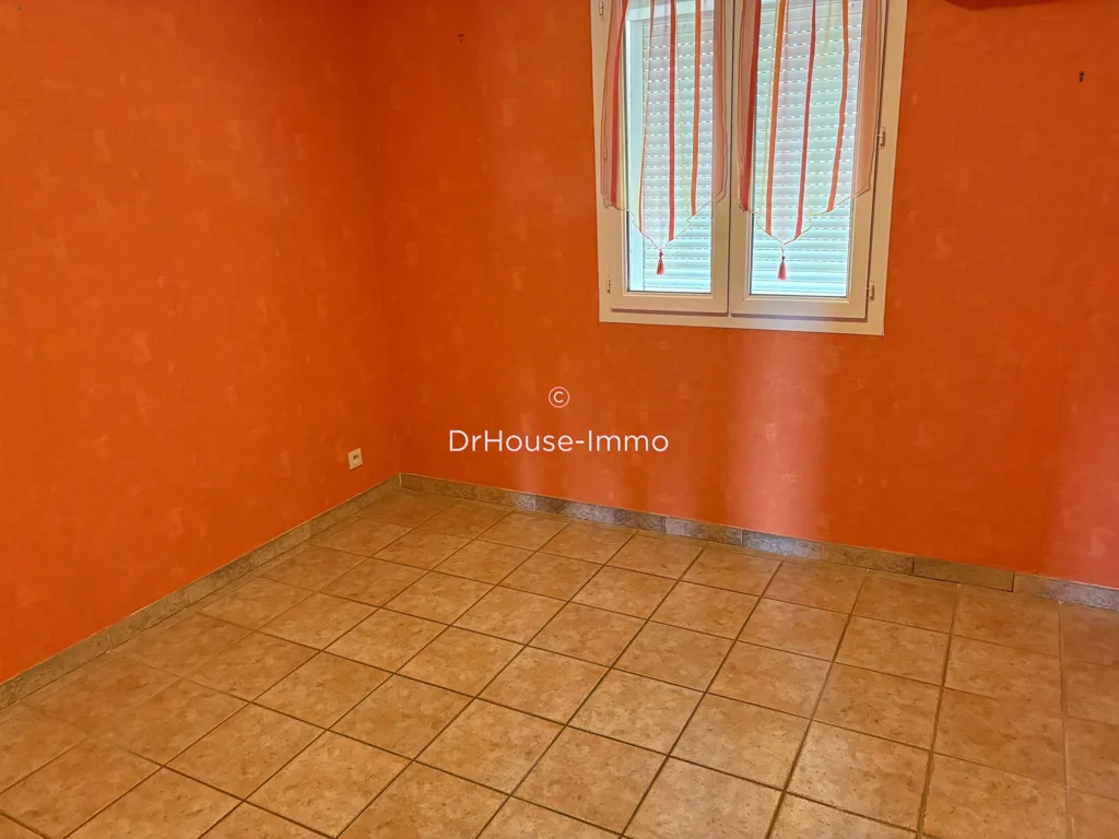 Pièces - Maison avec Piscine et Jardin à Mons