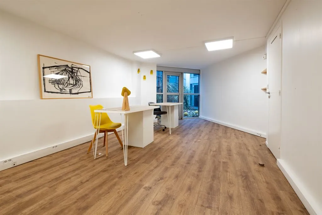 Studio - Office Space with Parking in 5th Arrondissement