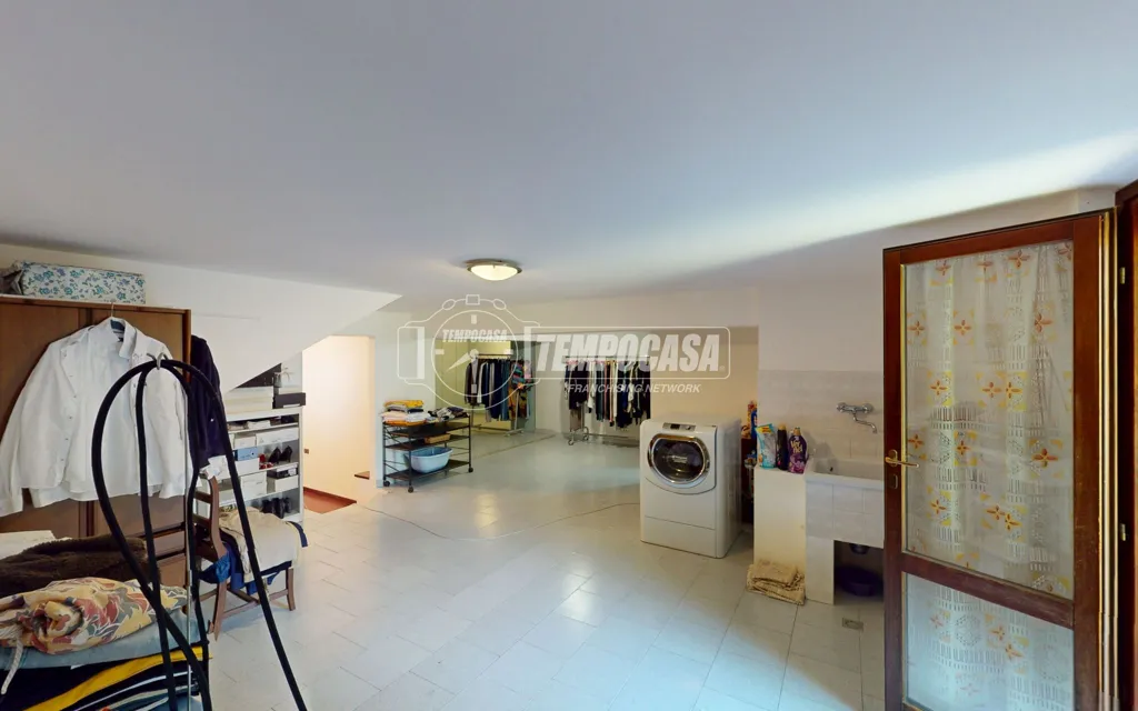 Buanderie - Elegant Villa with Two Units in Camerata Picena