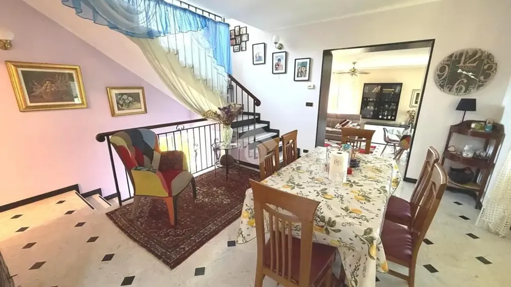 Salle à manger - Villa with Terrace and Garden in Serra Riccò