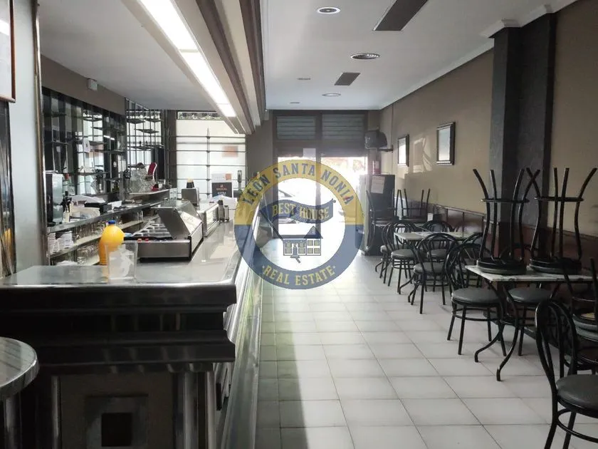 Pièces - Bar in León's District 6
