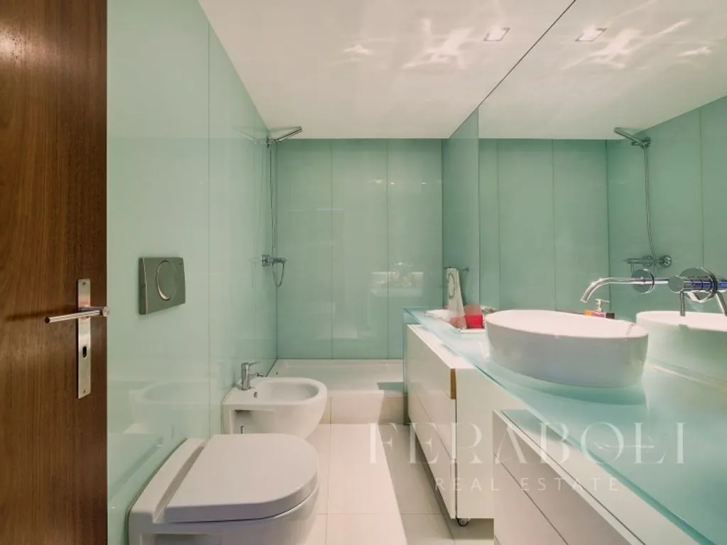 Salles de bain - Luxury Duplex with River Views in Estrela, Lisbon