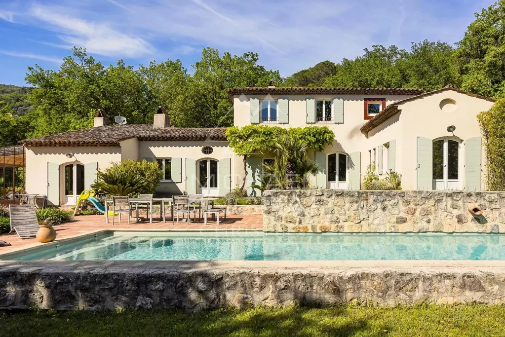 Piscine - Bastide Conçue par Architecte avec Jardins Paysagés
