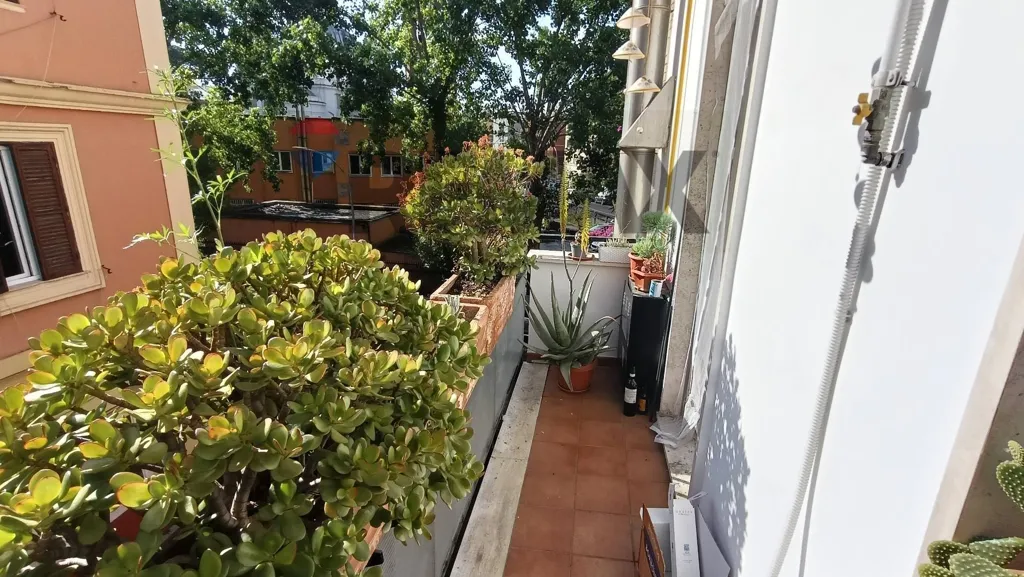 Balcon - Two-Bedroom Apartment with Terrace in Ponte Milvio