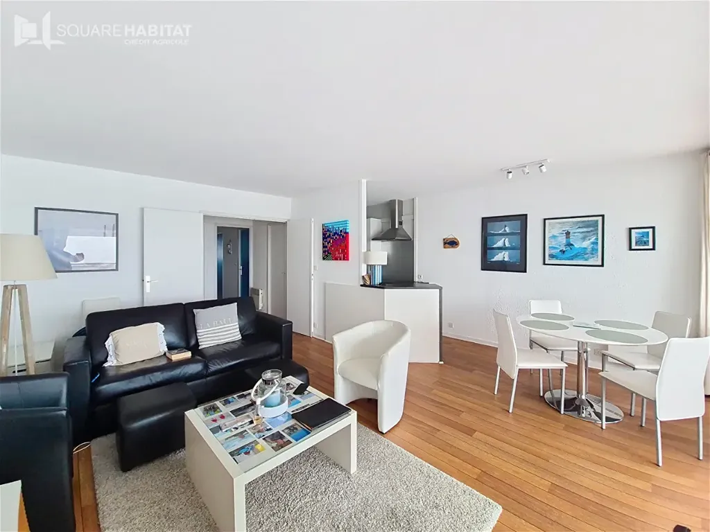 3-Bedroom Apartment with Sea View in Quiberon