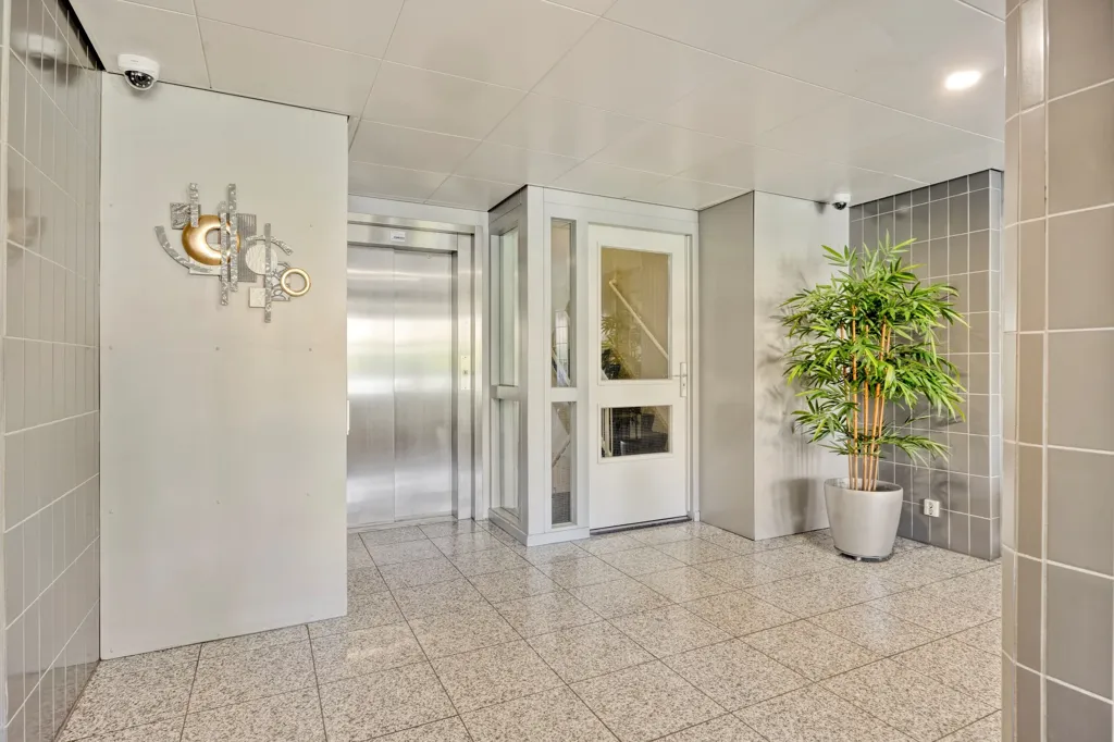 Entrée - Spacious Corner Apartment with Balcony in Zoetermeer