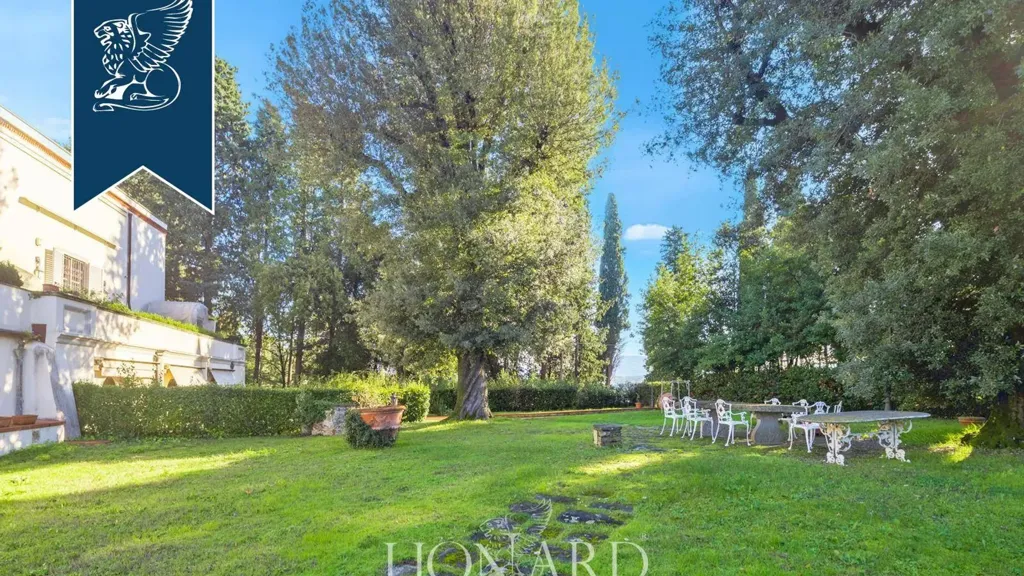 Aed - Luxury Apartment in Historic Villa, Florence