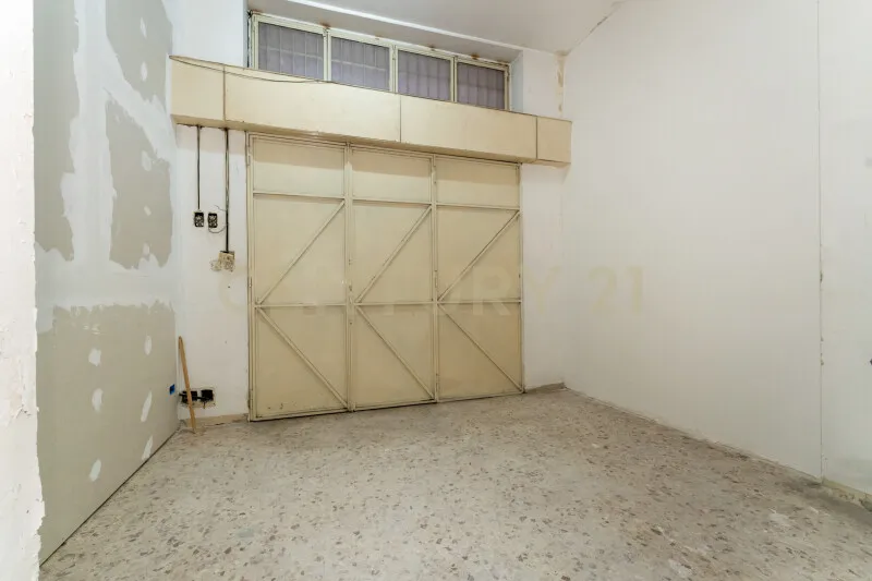 Garaaž - Loft-Style Apartment with Dual Access in Catania