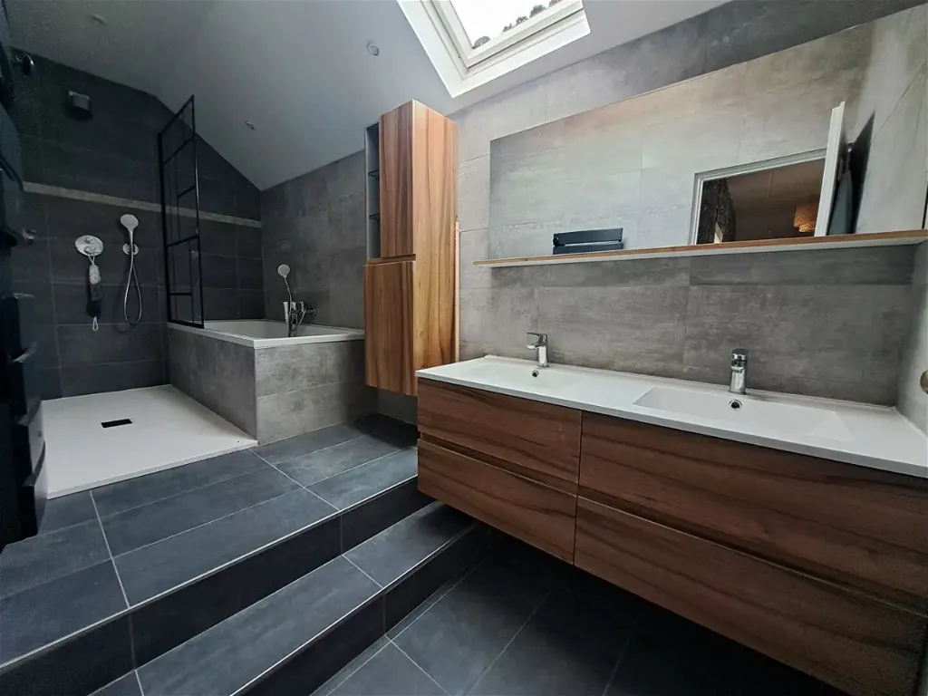 Vannitoad - Character House with Pool in Saint-Marcellin