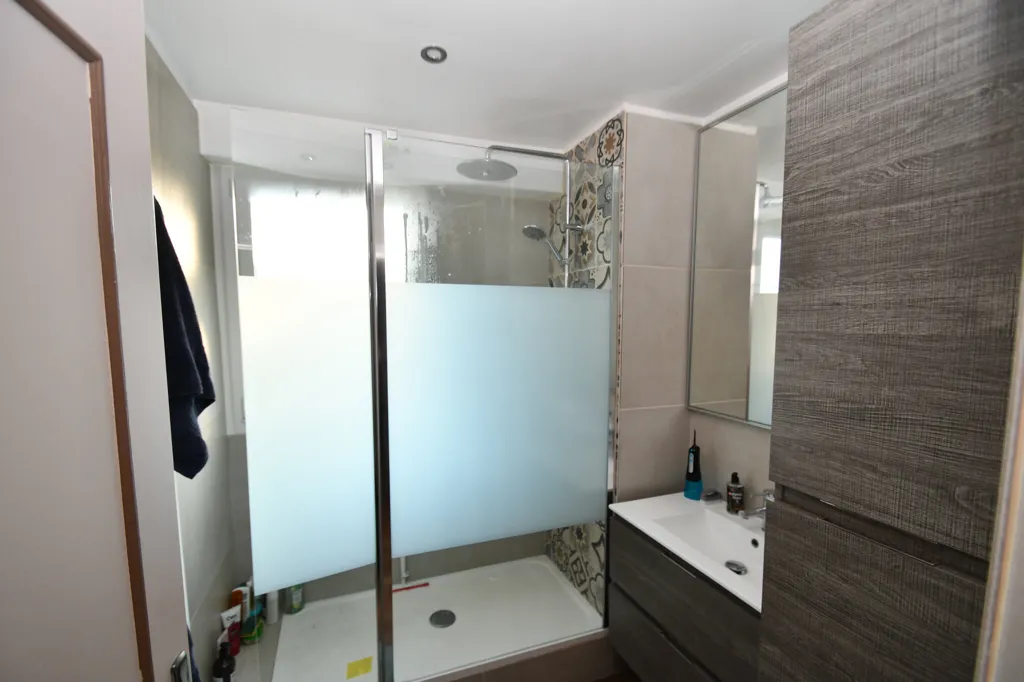 Vannitoad - Type F3 Flat with Exceptional View in Prestigious Building