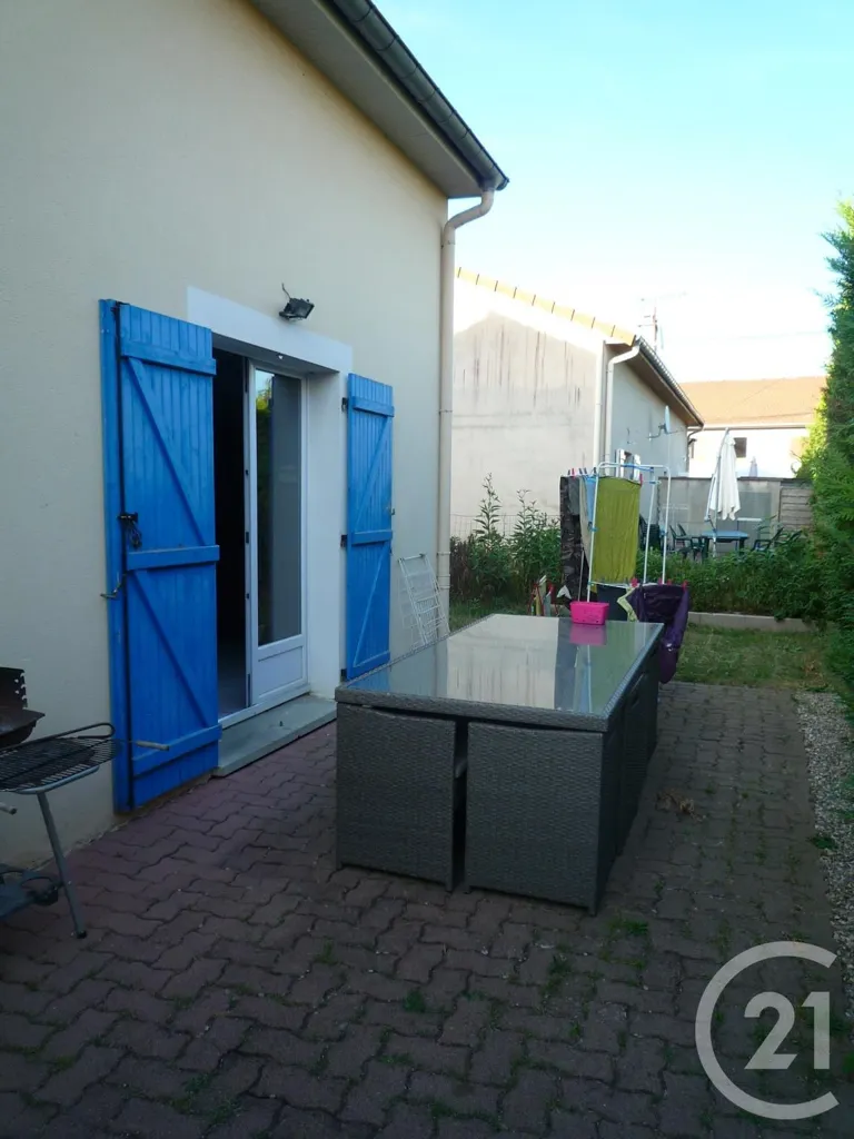 Terrasse - Maison au Calme avec Terrasse à Clémery