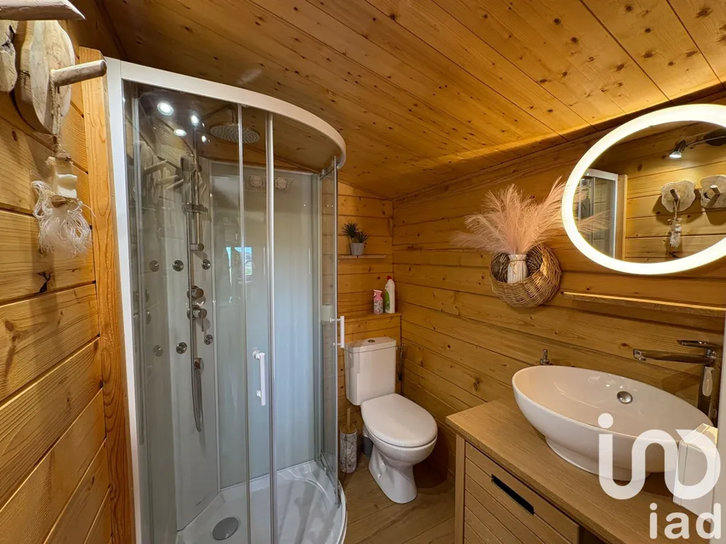 Salles de bain - Maison Moderne avec Jardin à Félines