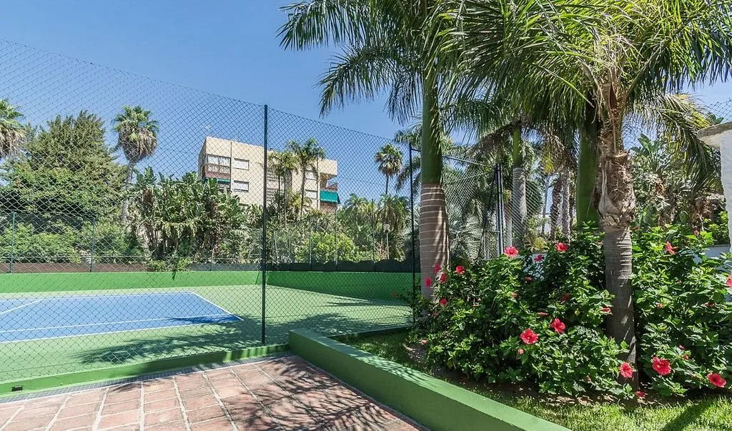 Bassein - 2-Bed Flat with Pool on Avenida Europa, Almuñécar