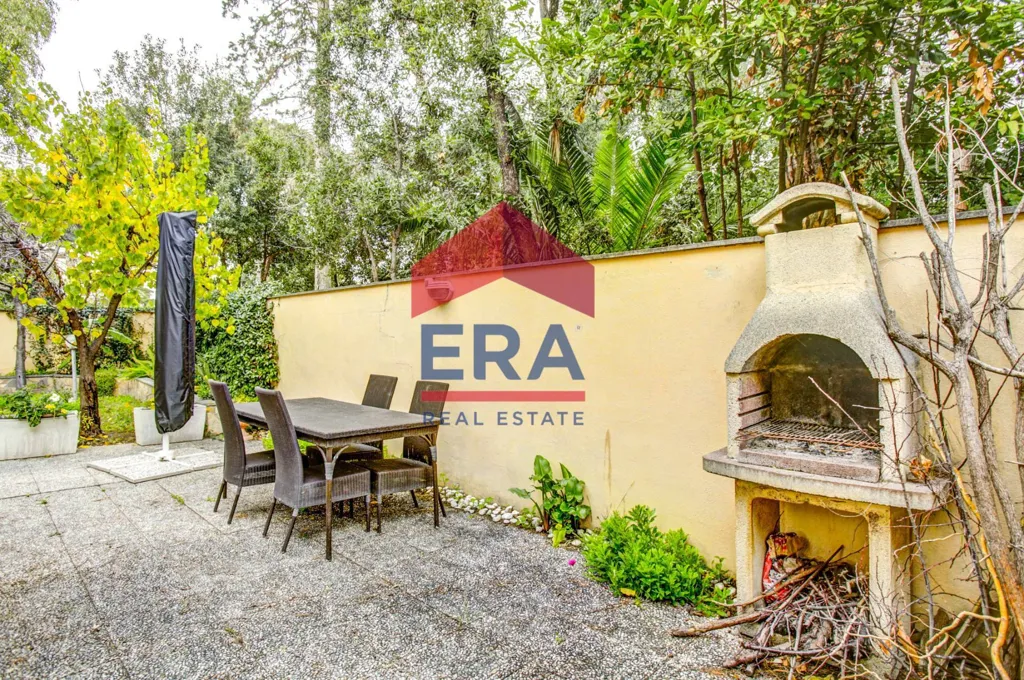 Terrass - Villa with Garden in Infernetto, Rome