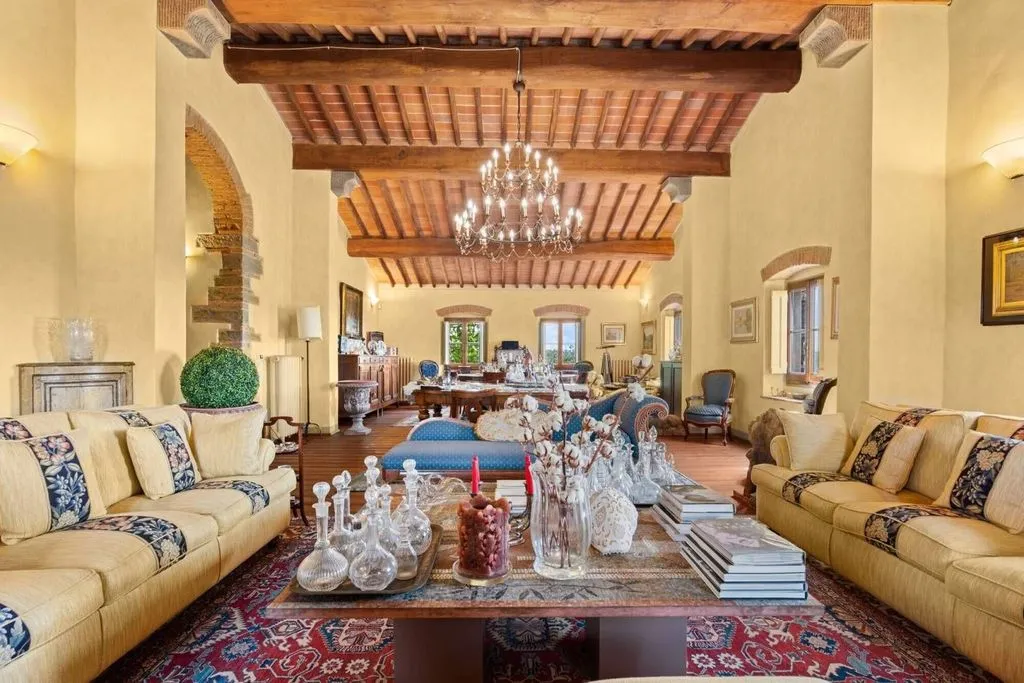 Elutuba - 17th-Century Villa with Olive Grove in Carmignano