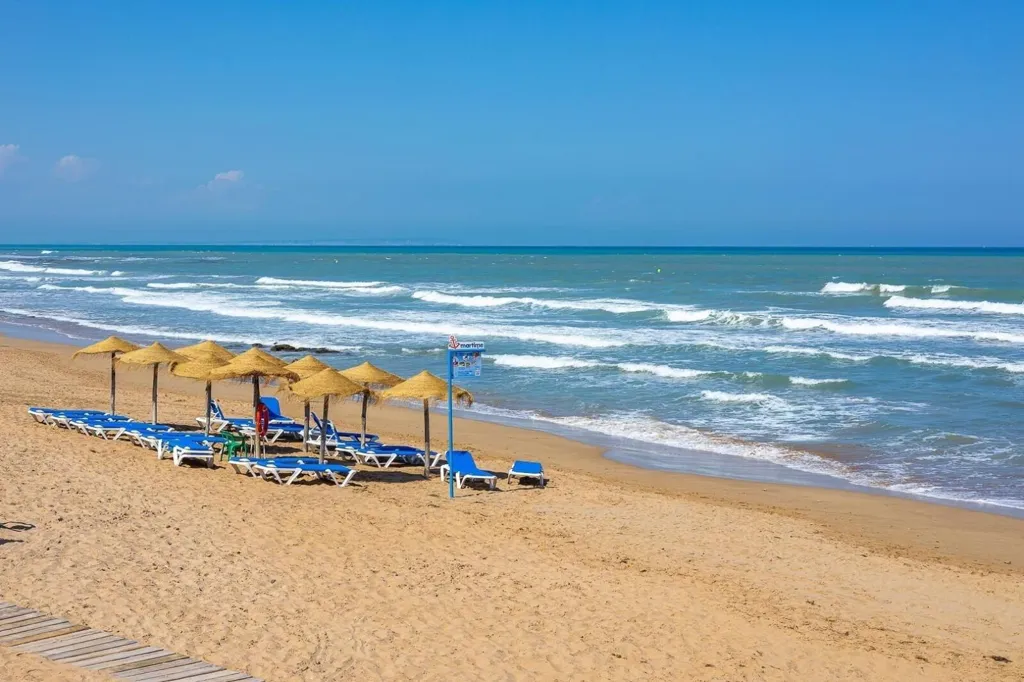 1-Bedroom Apartment with Pool in Torrelamata