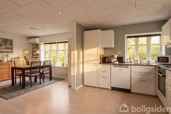 Söögituba - Villa with Modern Kitchen in Vejen