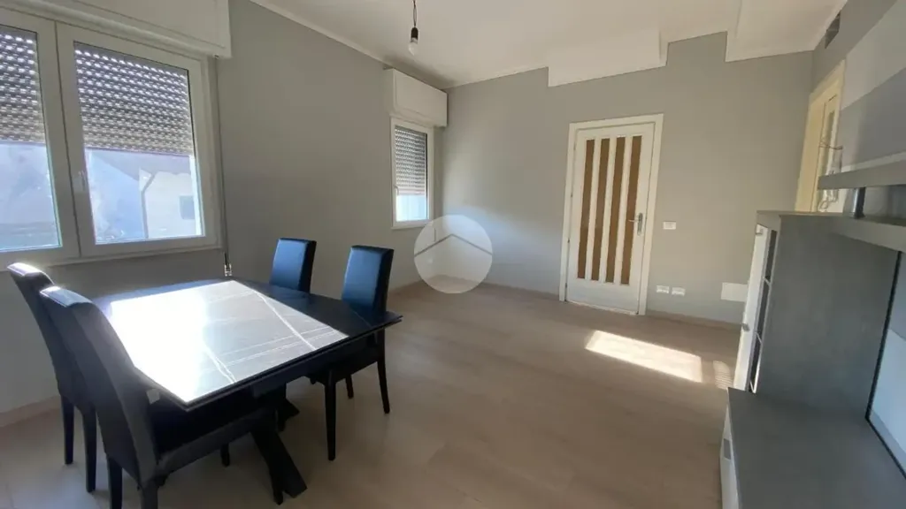 Salle à manger - Rearranged Apartment with Pool in Lonato