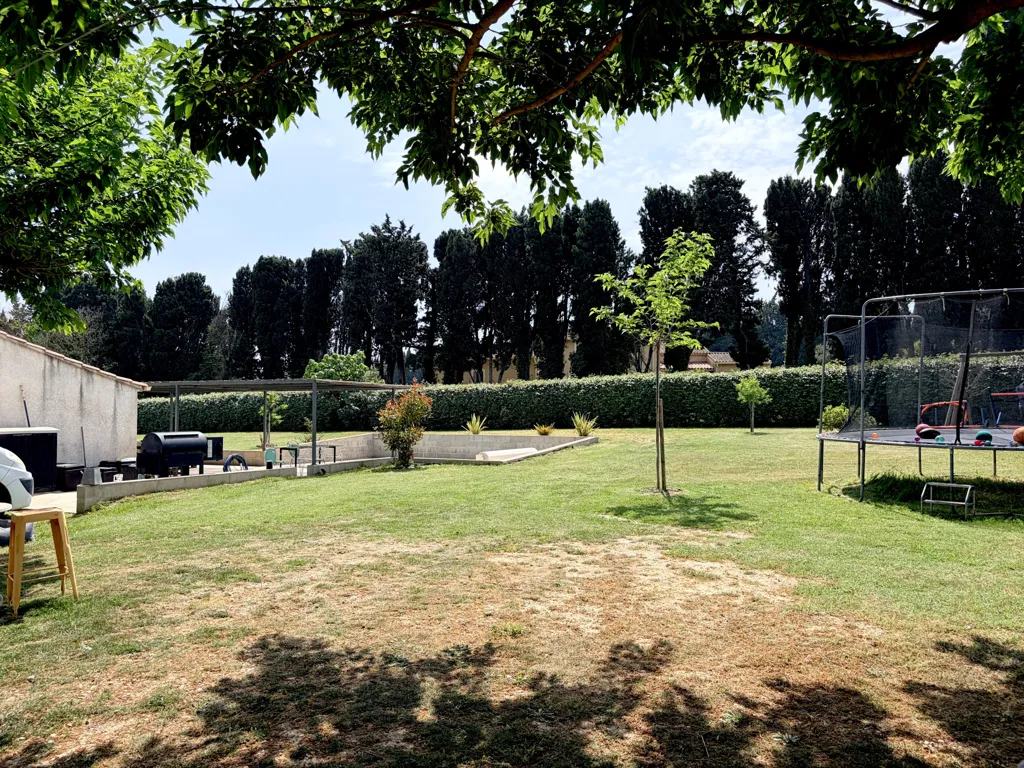 Jardin - Propriété Familiale avec Piscine à Plan-d'Orgon