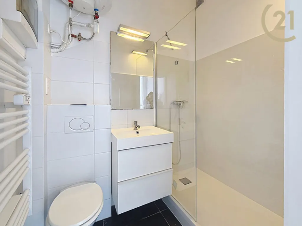 Vannitoad - Bright Studio in Quiet Forest Quarter