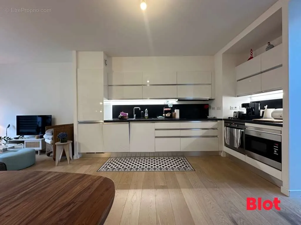 Cucina - Renovated Townhouse with Garden in Thabor