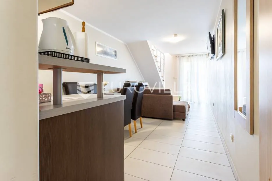 Esik - Villa with Sea View in Podstrana, Split