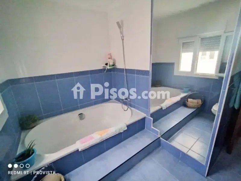 Bagni - Seafront Apartment with Garden Access in La Coruña