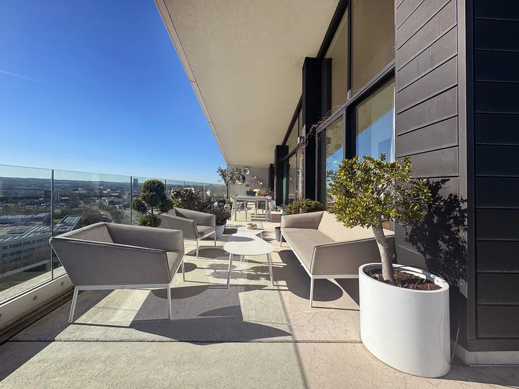 Terrasse - Penthouse avec Terrasse Panoramique au Cœur du Canal