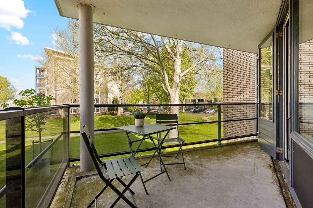 Rõdu - Corner Gallery Flat with Balcony in Filmwijk