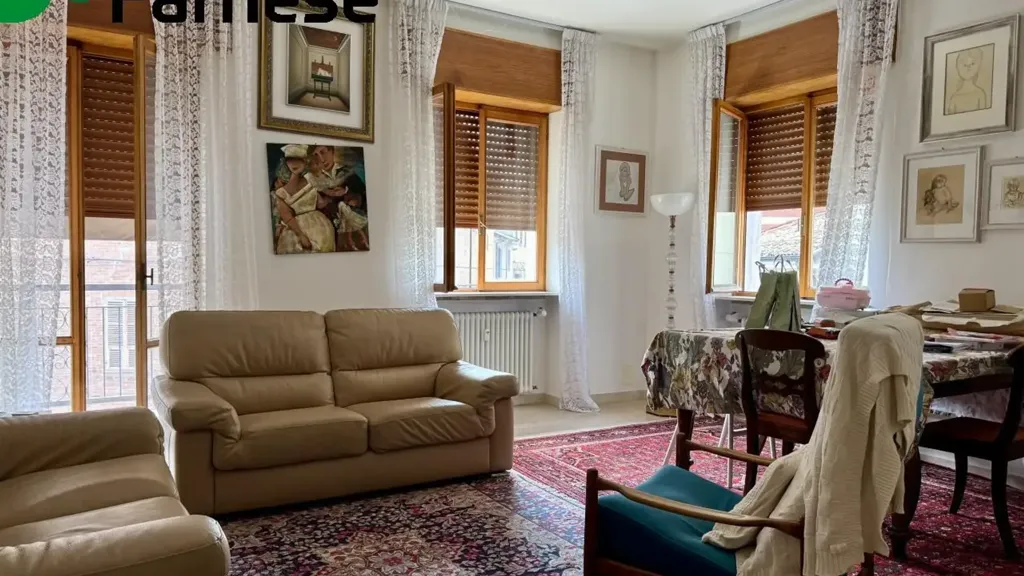 Séjour - Spacious Apartment in Piacenza's Historic Centre