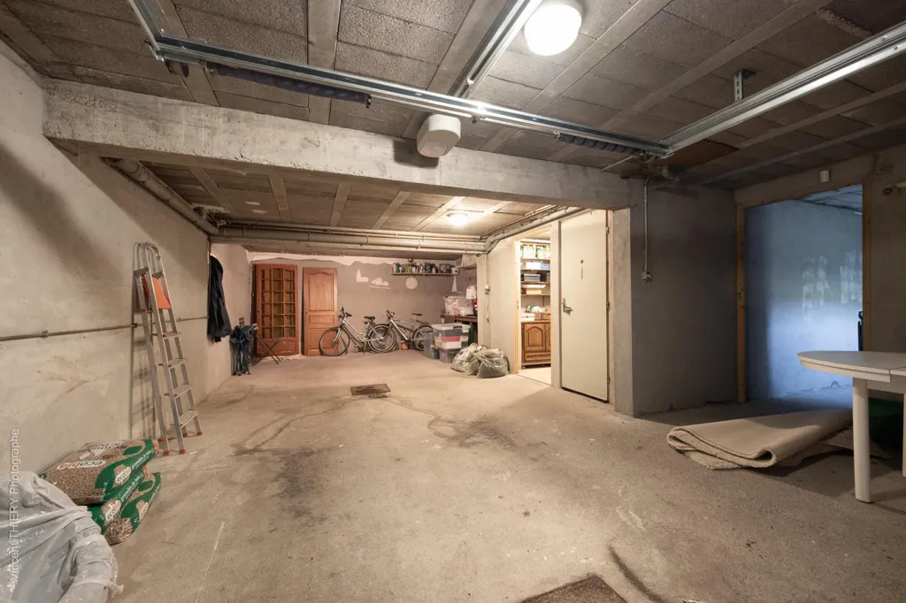 Garage - Maison Lumineuse avec Jardin à Épinal