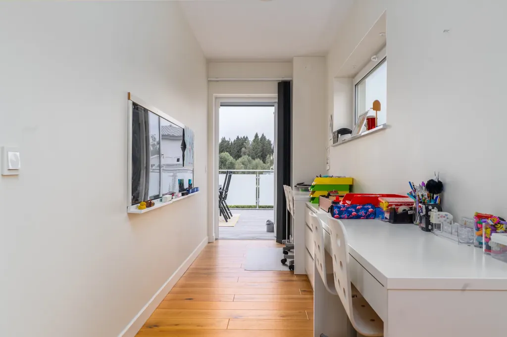 Esik - Contemporary Villa with Rooftop Terrace in Bråstorp
