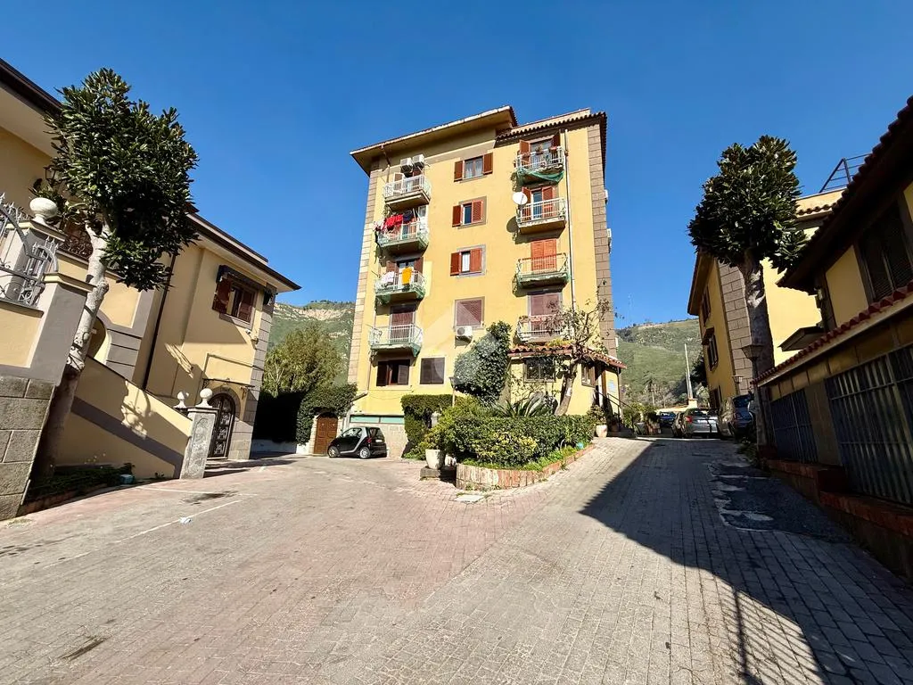 Extérieur - Spacious Apartment with Balcony in Naples