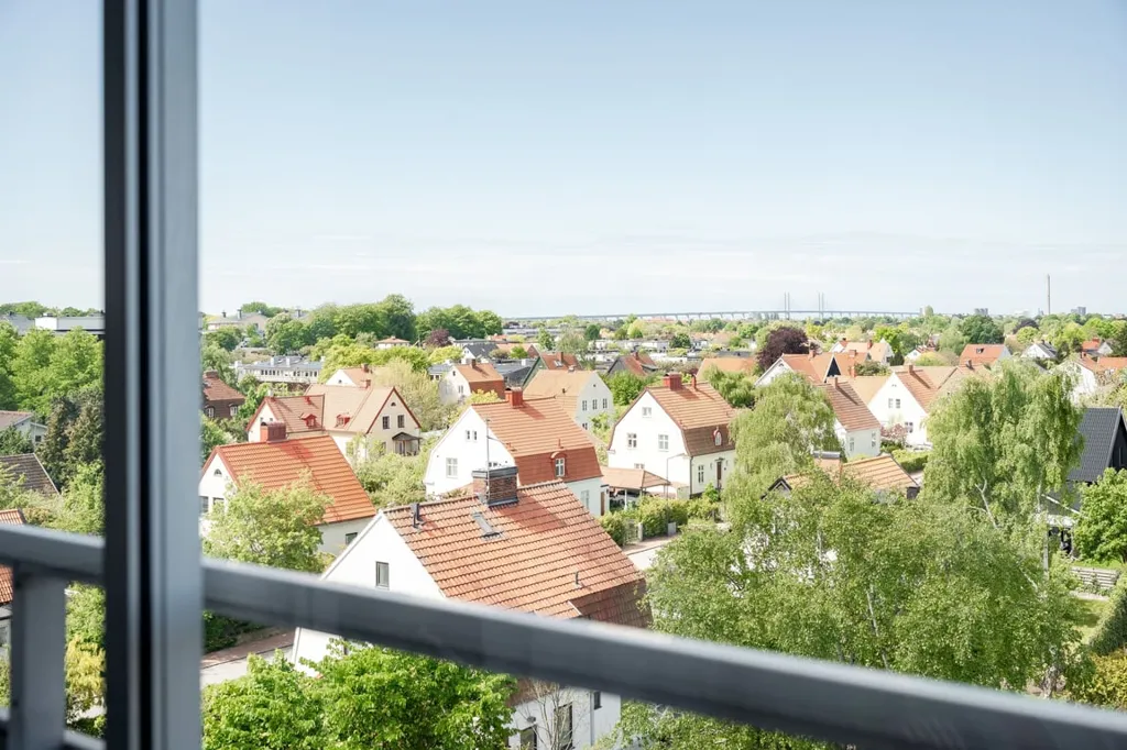 Balcone - Three-Room Apartment with Glass Balcony in Malmö