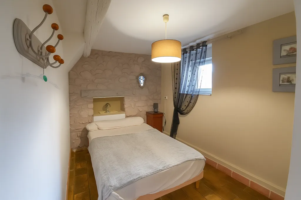 Chambres - Maison avec Studio Indépendant au Calme à Robion
