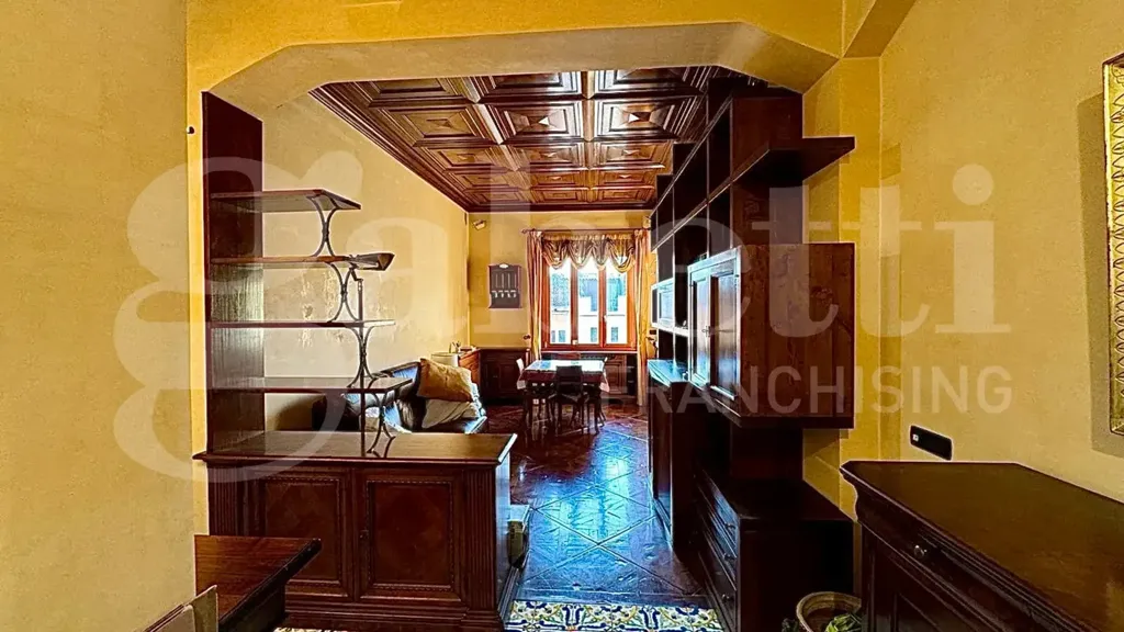 Entrée - 3-Bedroom Apartment with Parking in Rome