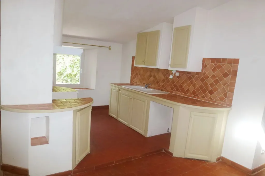 Köök - Bright 3-Bed Flat in Village Centre, Flayosc