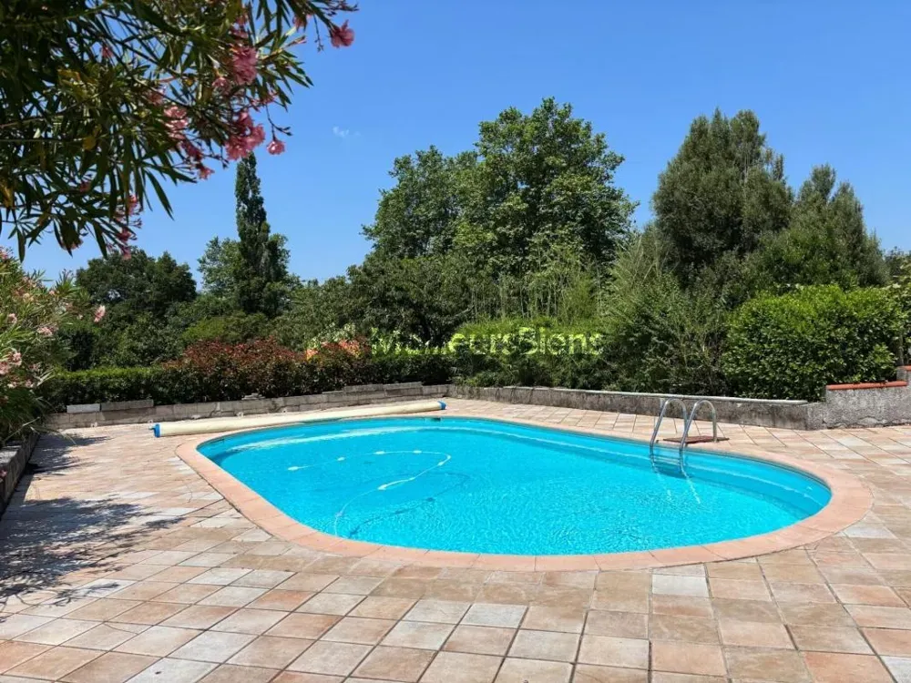 Piscine - Villa avec Piscine et Sous-sol à Mazamet