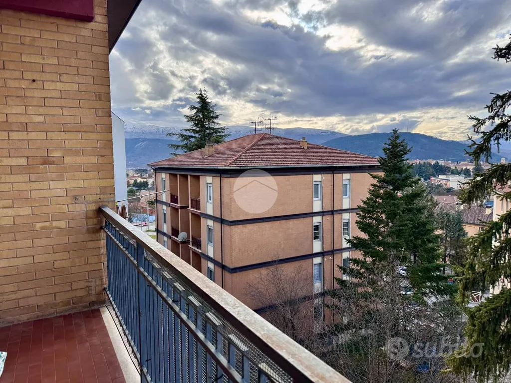 Balcon - Fully Renovated Apartment with Panoramic Balcony in L'Aquila